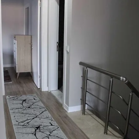 Luxury 5 Bedroom Apartment With Breathtaking Sea View *